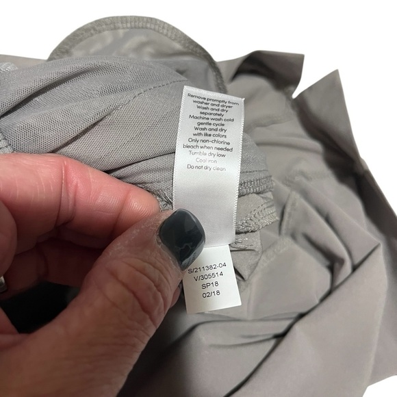 Athleta SoHo Skort Tan Gray Size 10 Athletic Golf Tennis Style 211382 - Picture 7 of 7